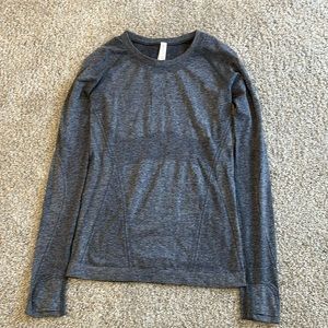 Athleta momentum long sleeve shirt gray size xs